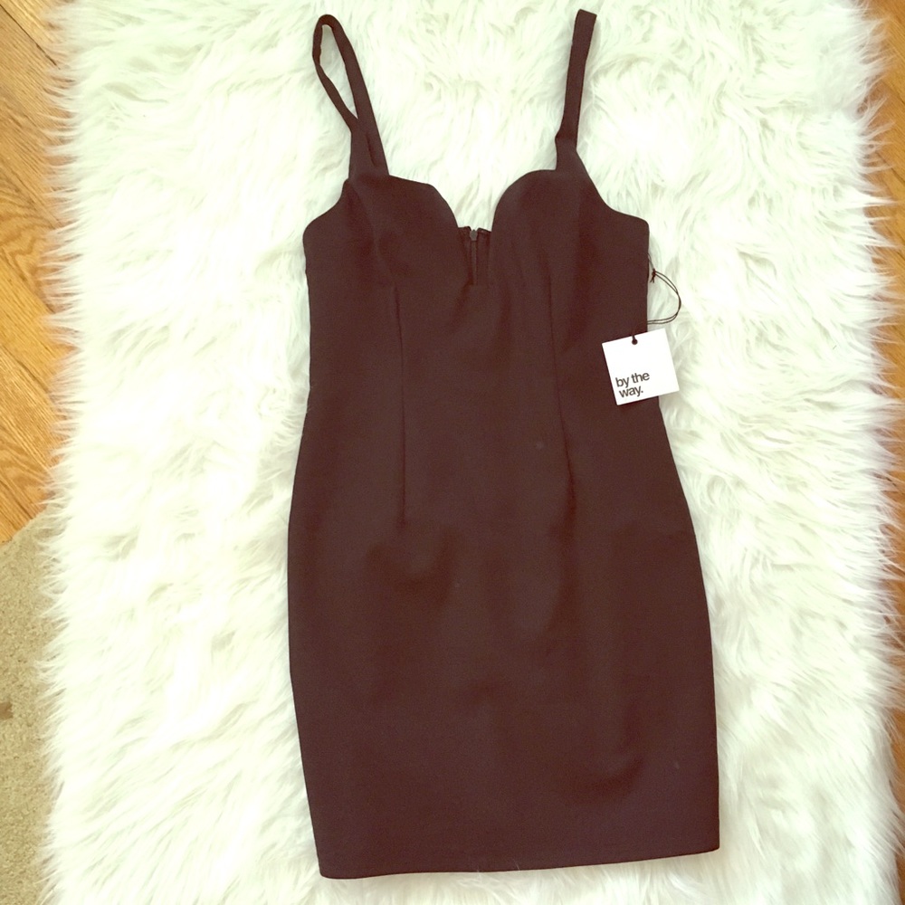 NWT By the way. V dress